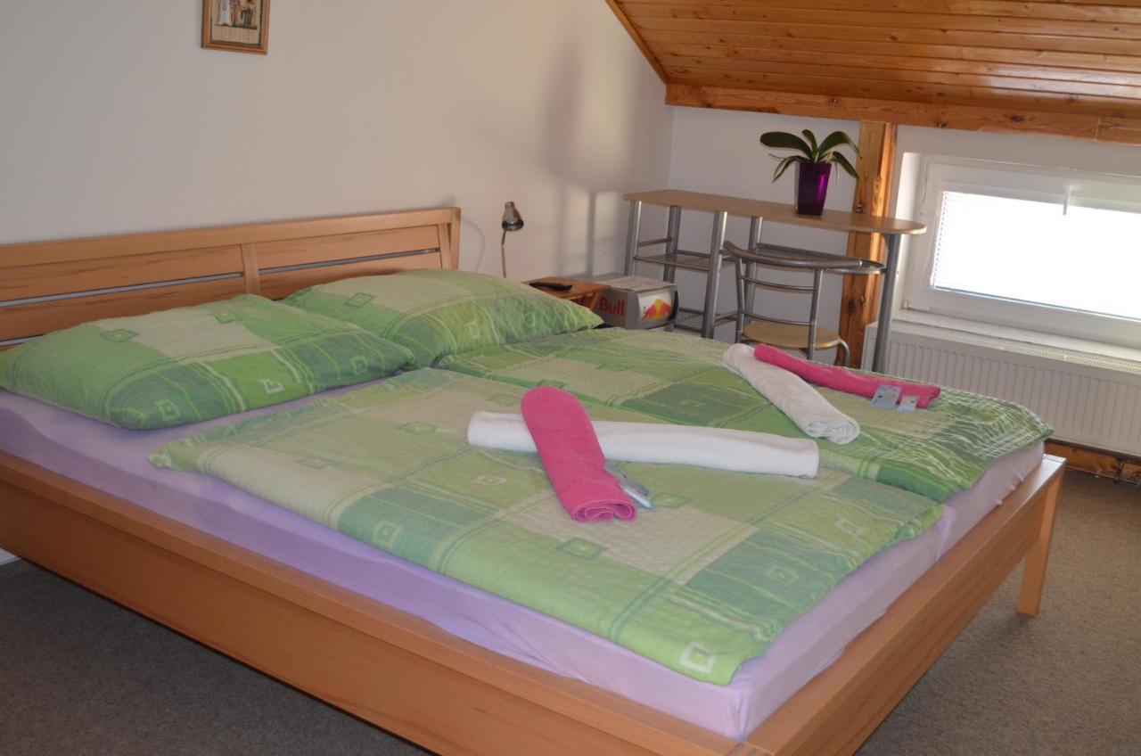 Hotel Famozclub Bakov nad Jizerou Habitación foto