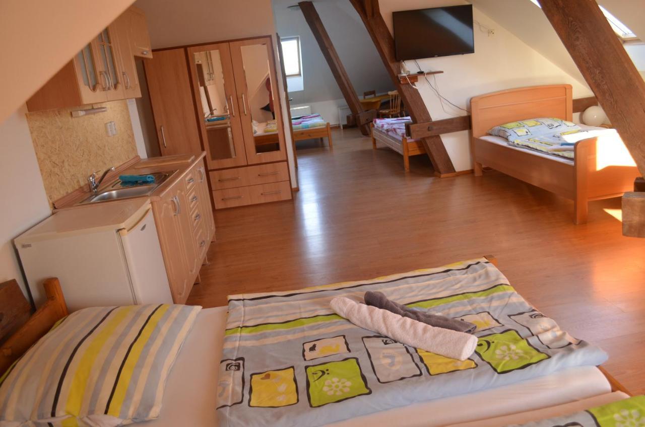 Hotel Famozclub Bakov nad Jizerou Habitación foto